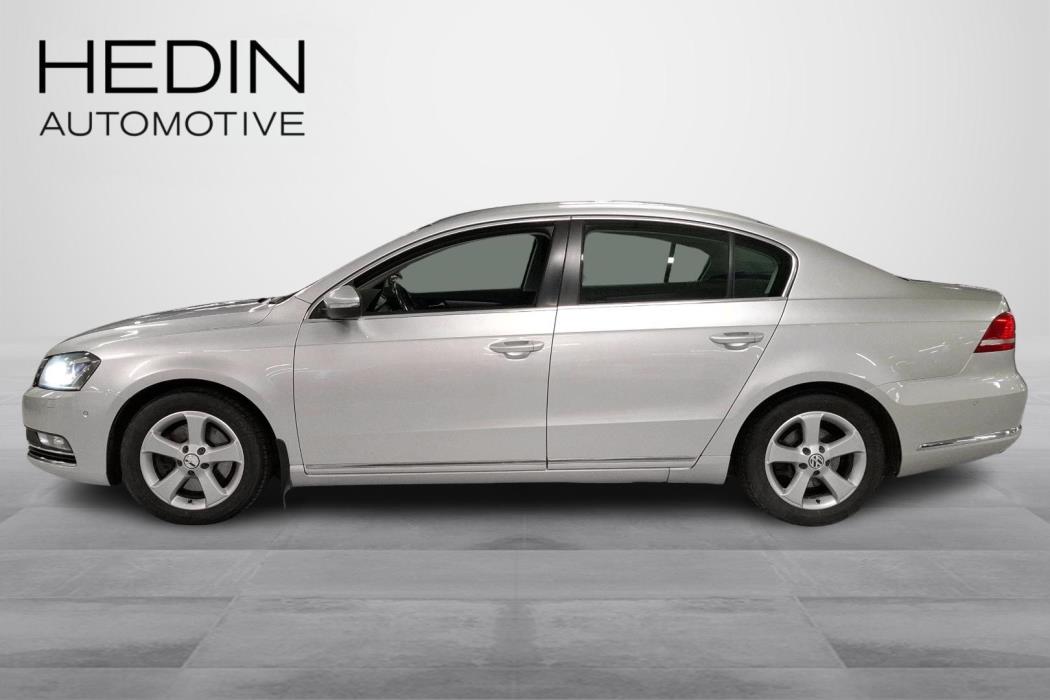 VOLKSWAGEN PASSAT 2012