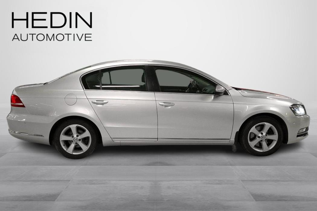 VOLKSWAGEN PASSAT 2012