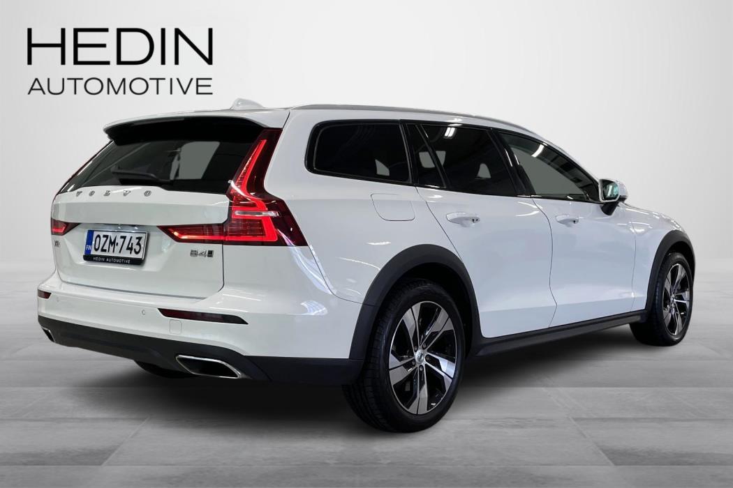 Volvo V60 Cross Country 2022