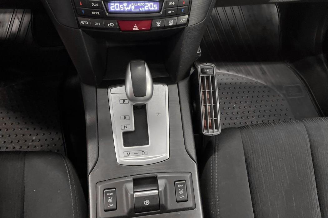 SUBARU OUTBACK 2014