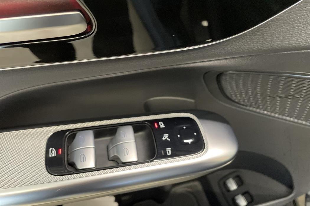 Mercedes-Benz GLC 2023