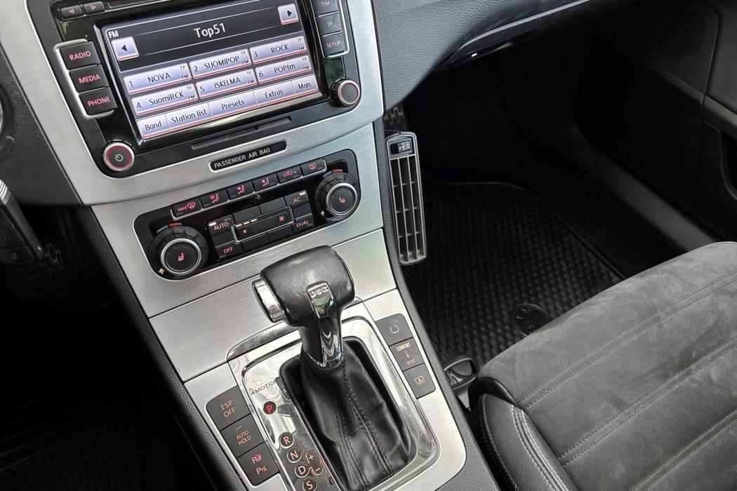 VOLKSWAGEN PASSAT CC 2010