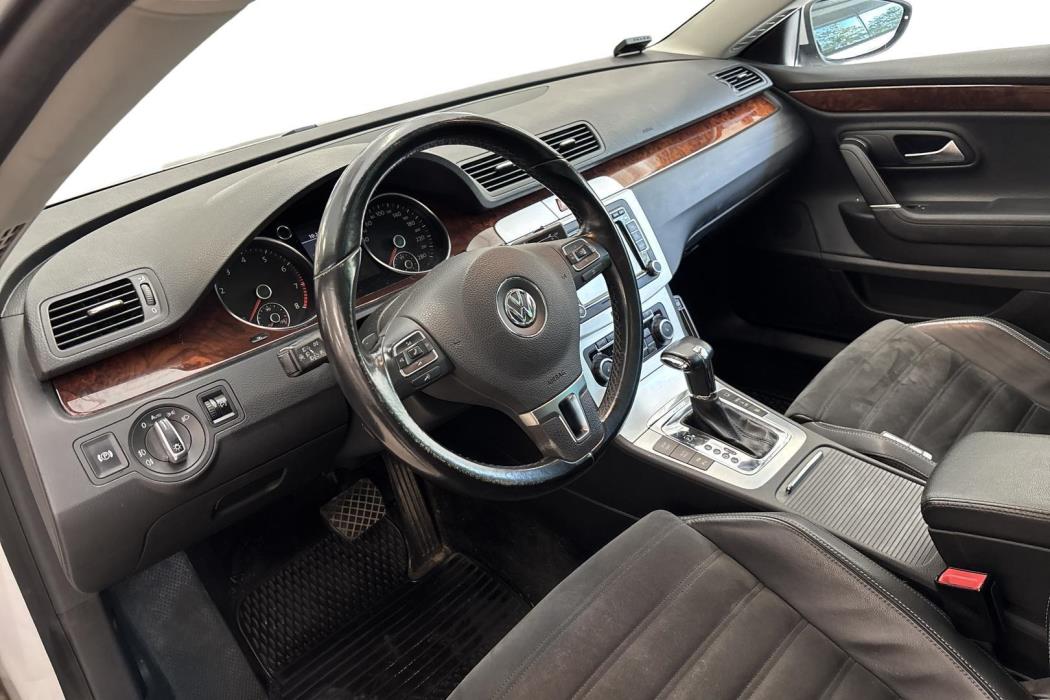 VOLKSWAGEN PASSAT CC 2010