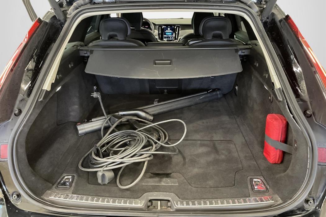 Volvo V90 2023