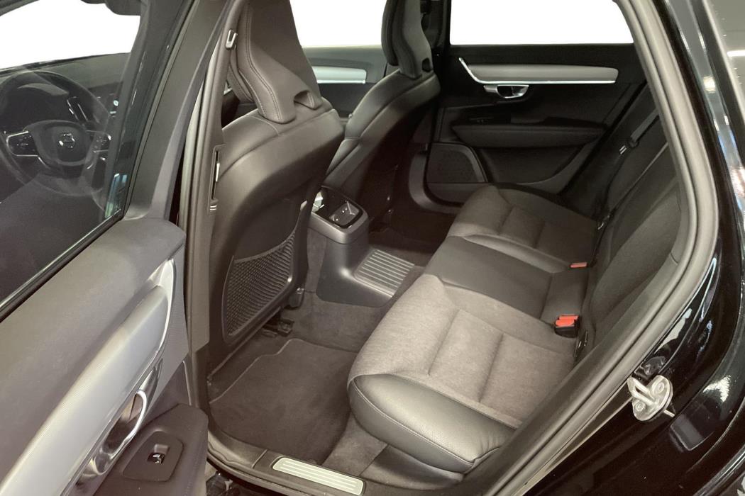 Volvo V90 2023