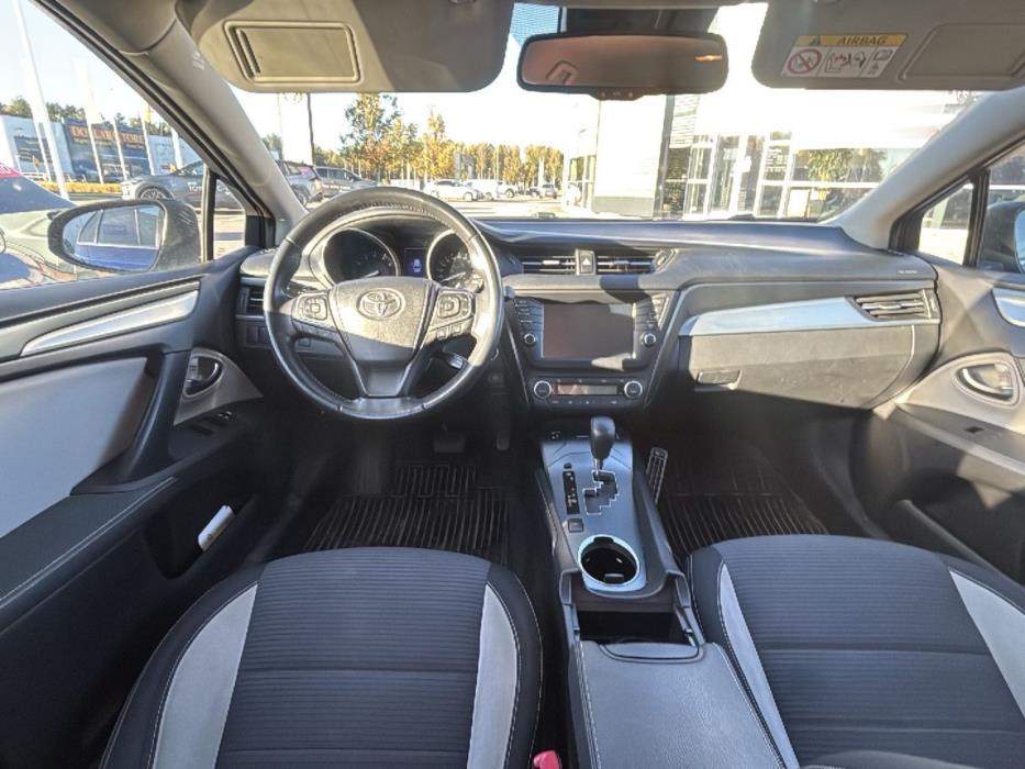 TOYOTA AVENSIS 2016