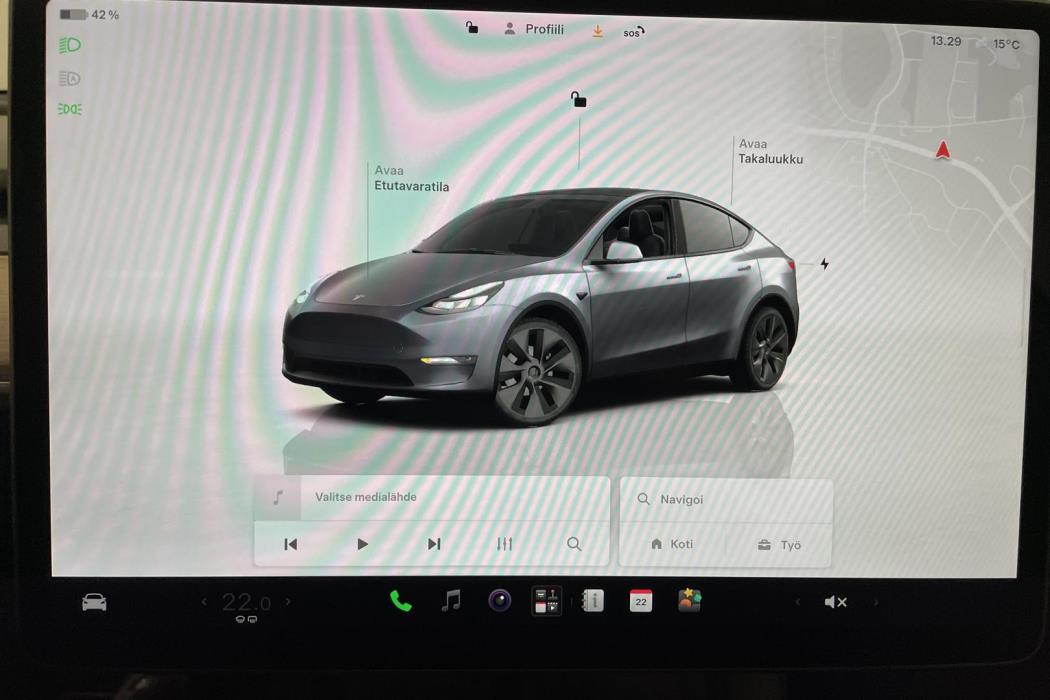 Tesla Model Y 2024