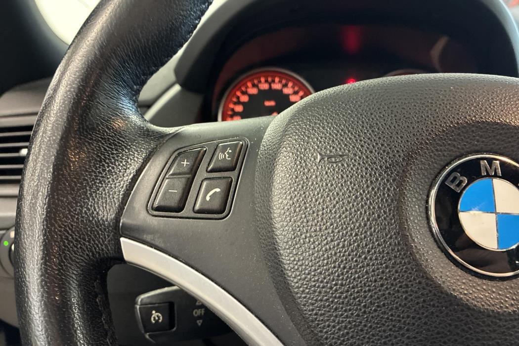 BMW X1 2011