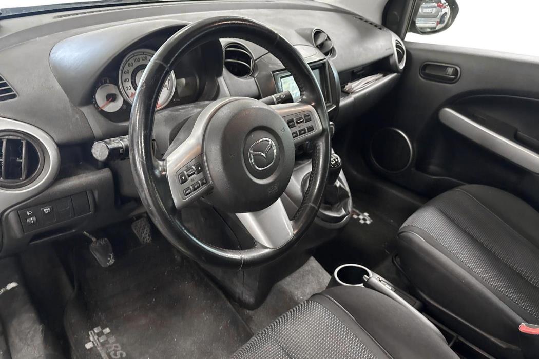 MAZDA Mazda2 2009