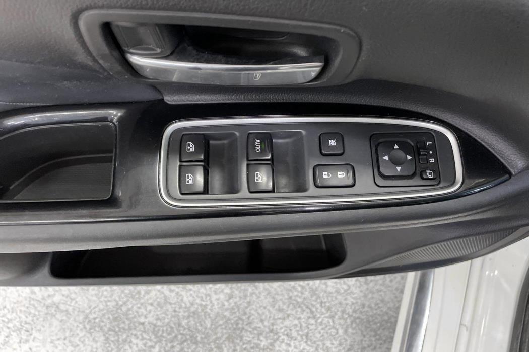 Mitsubishi Outlander PHEV 2016