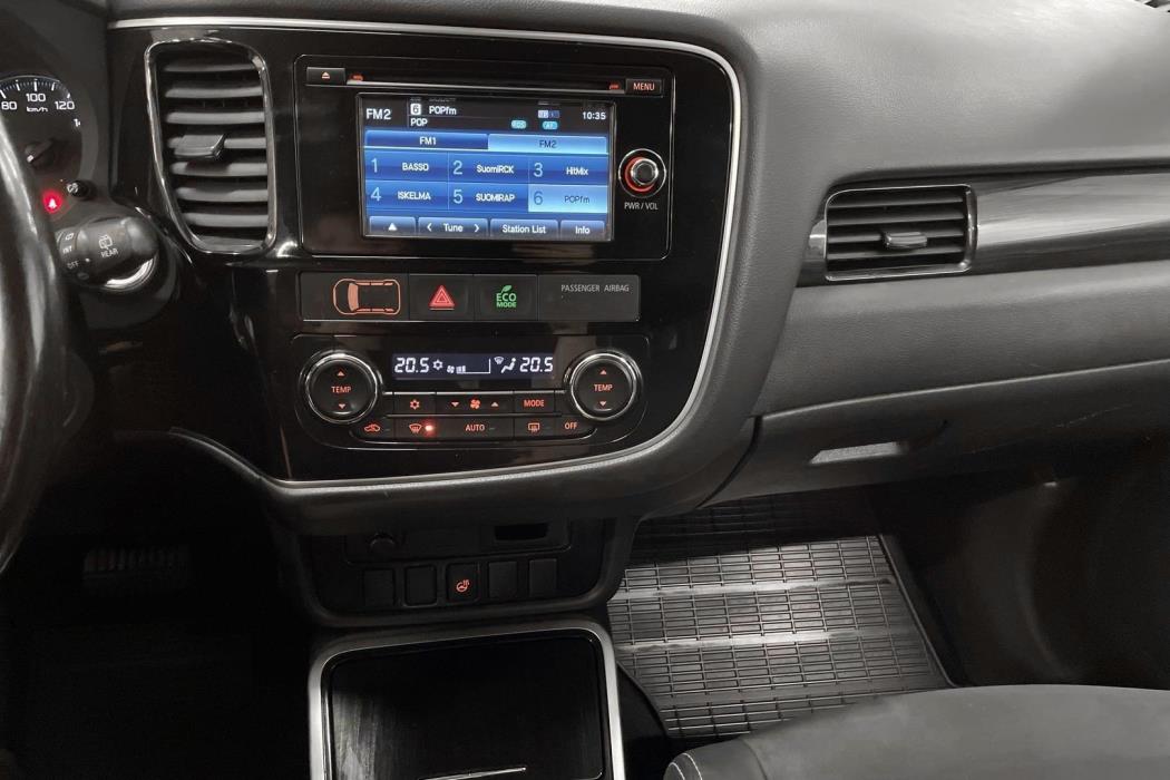 Mitsubishi Outlander PHEV 2016