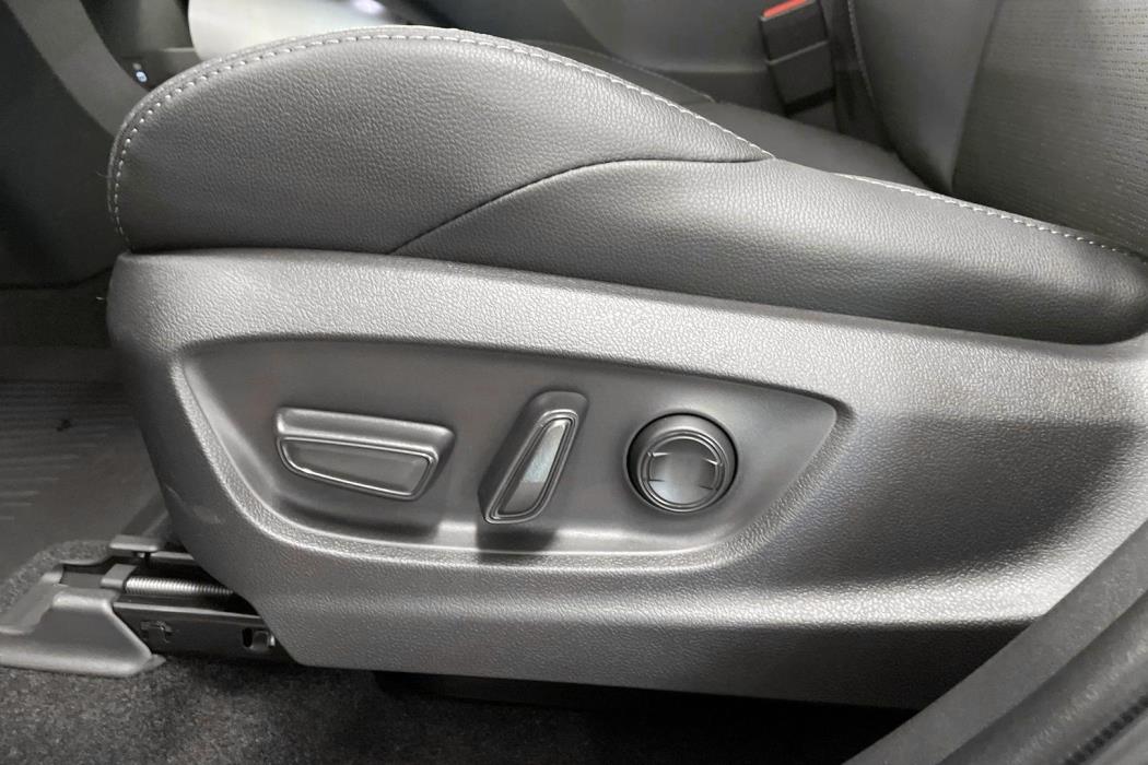 SUBARU Solterra 2025