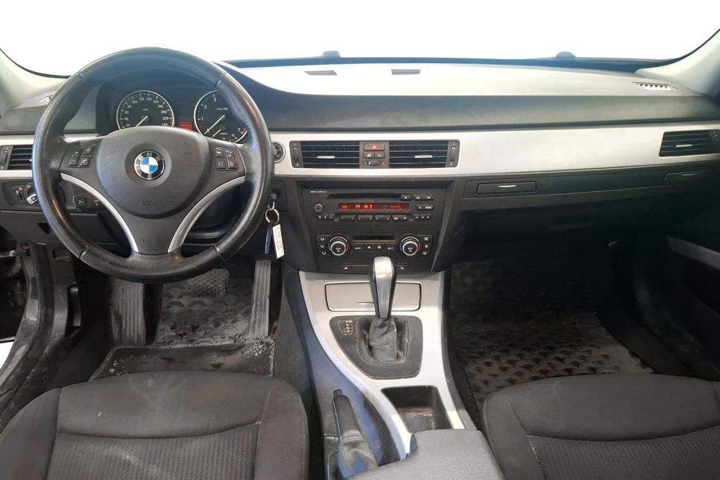BMW 318 2009
