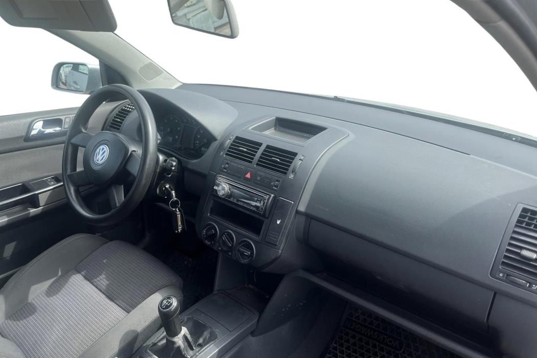 VOLKSWAGEN POLO 2002
