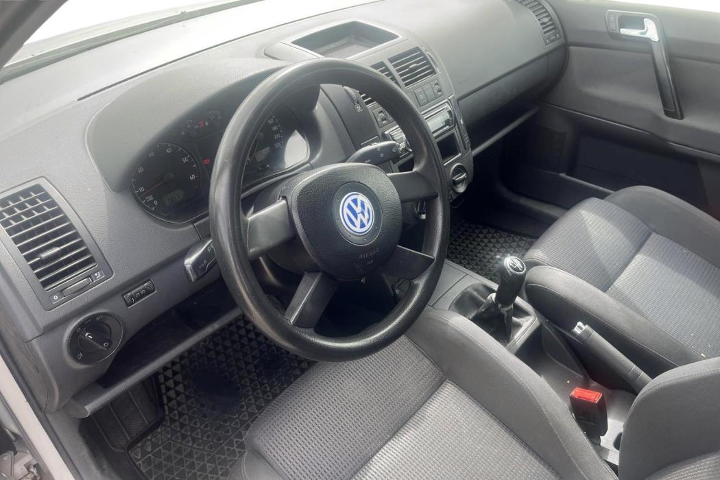 VOLKSWAGEN POLO 2002