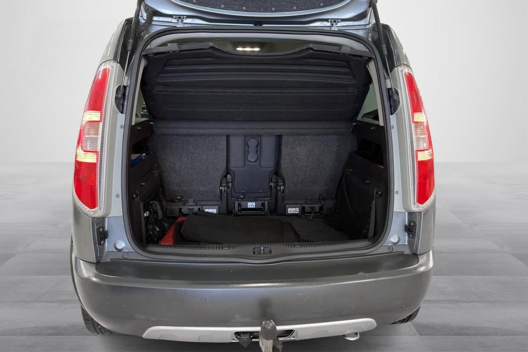 SKODA ROOMSTER 2012