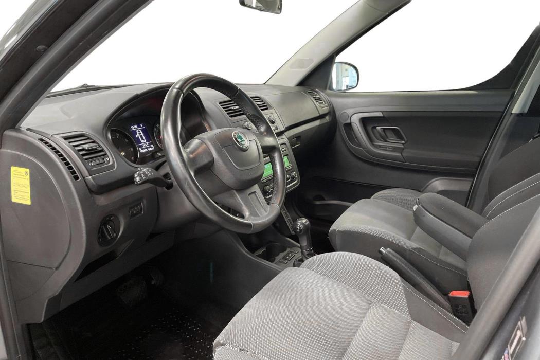 SKODA ROOMSTER 2012