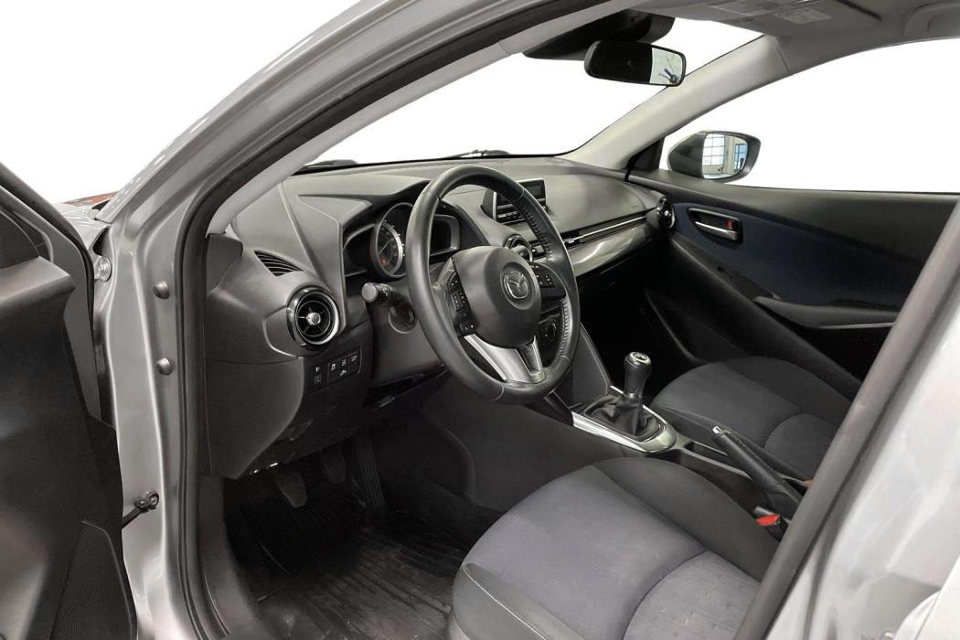 MAZDA Mazda2 2017