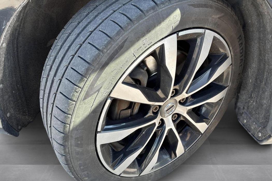 VOLVO V40 2018