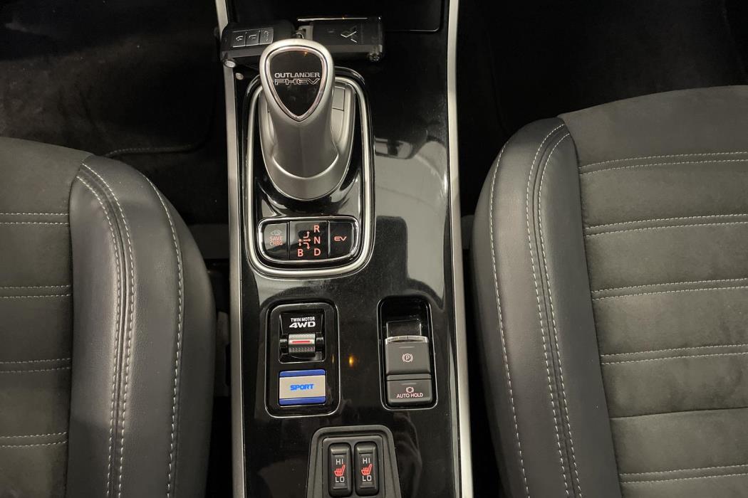 MITSUBISHI Outlander PHEV 2021