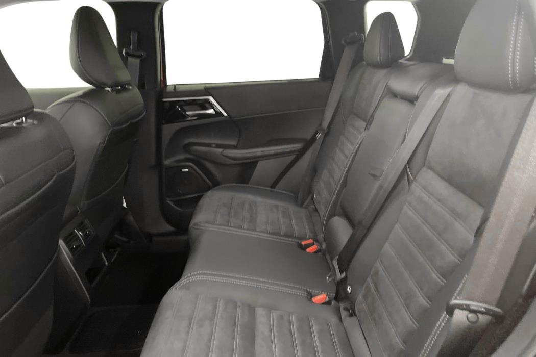 Mitsubishi Outlander 2025