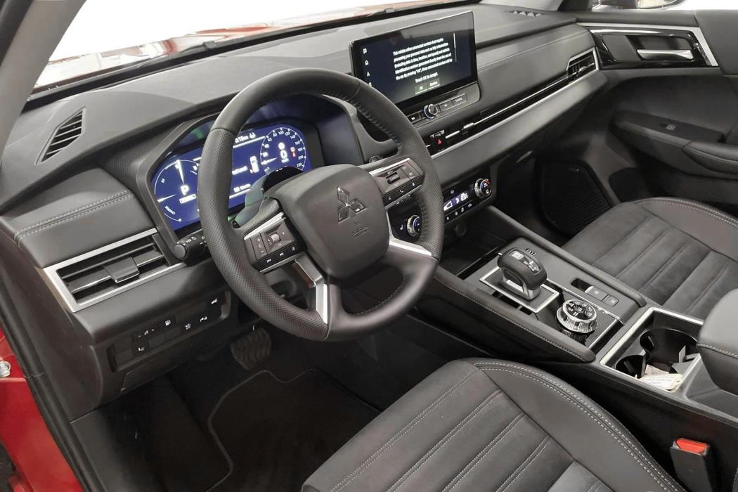 Mitsubishi Outlander 2025