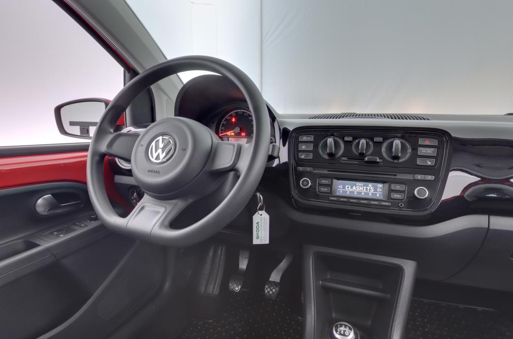 VOLKSWAGEN up! 2015
