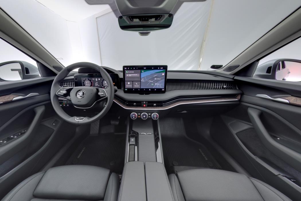SKODA Superb 2024