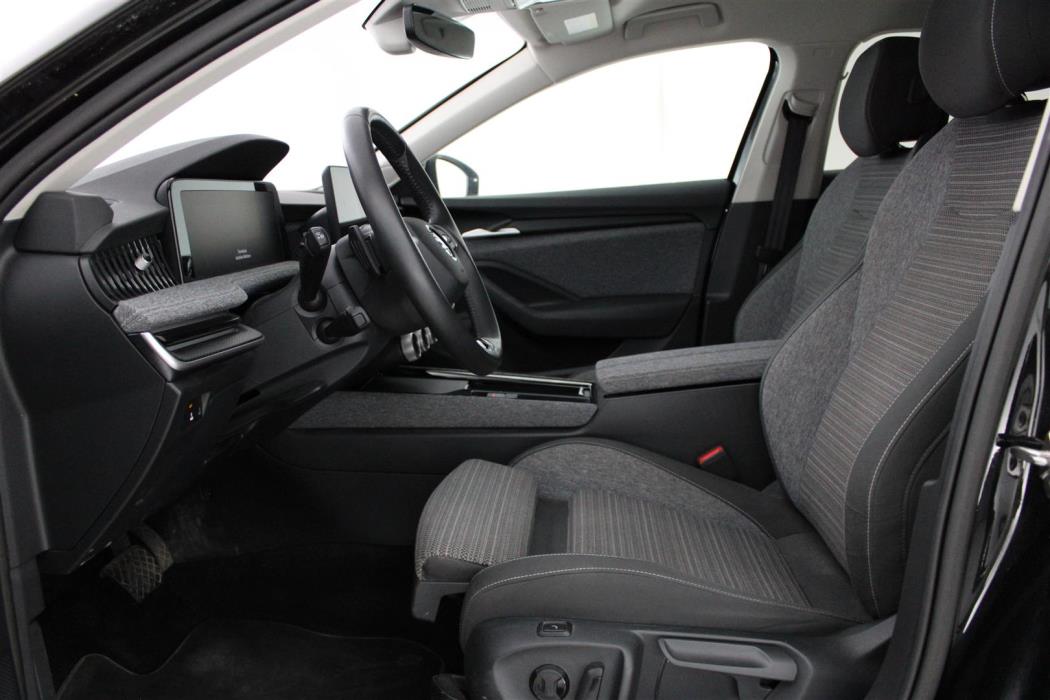 SKODA Superb 2024