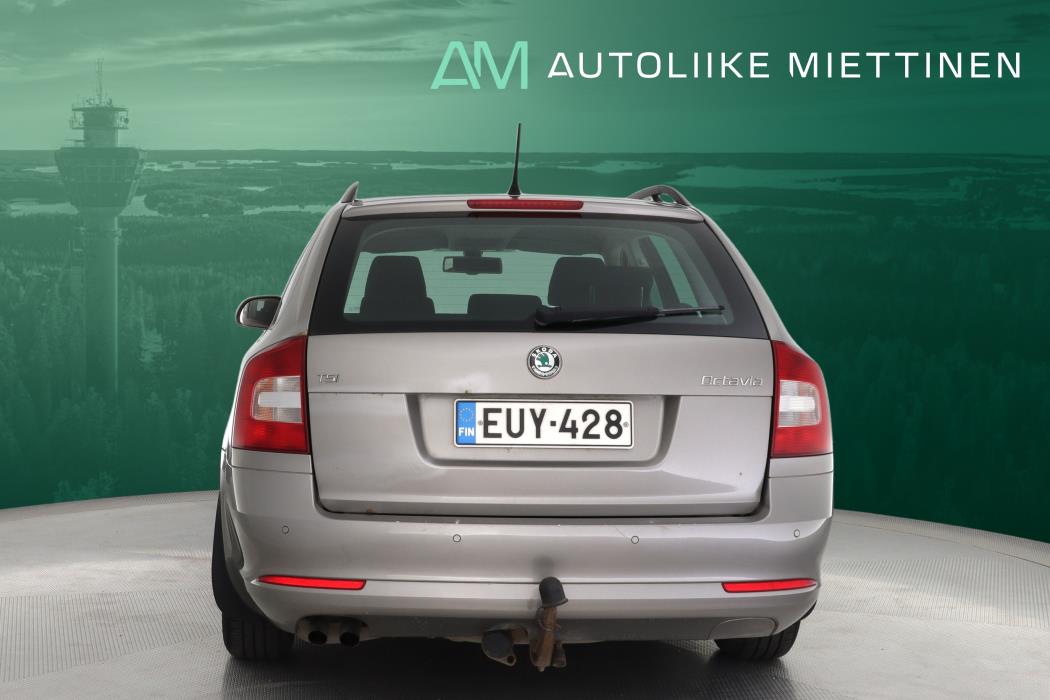 SKODA Octavia 2012