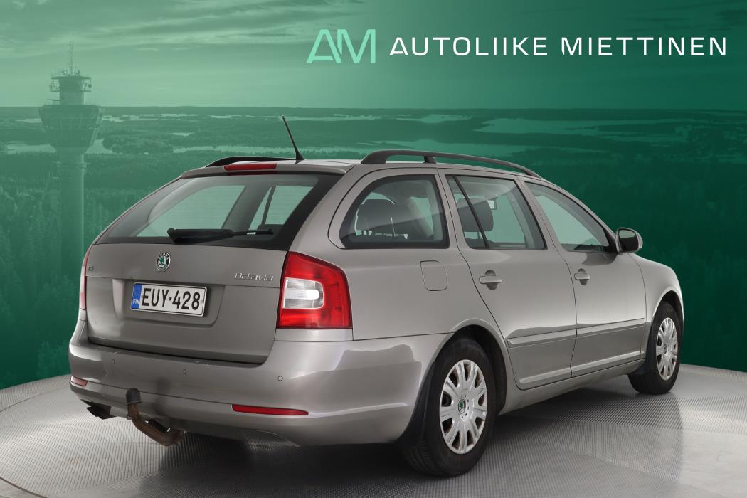 SKODA Octavia 2012