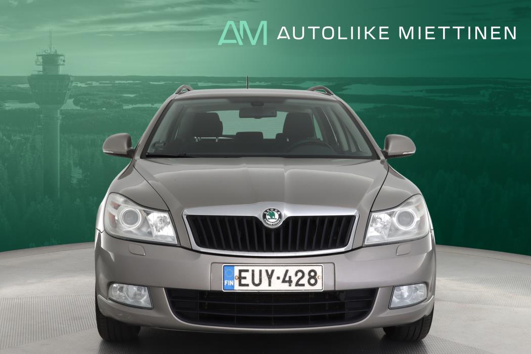 SKODA Octavia 2012