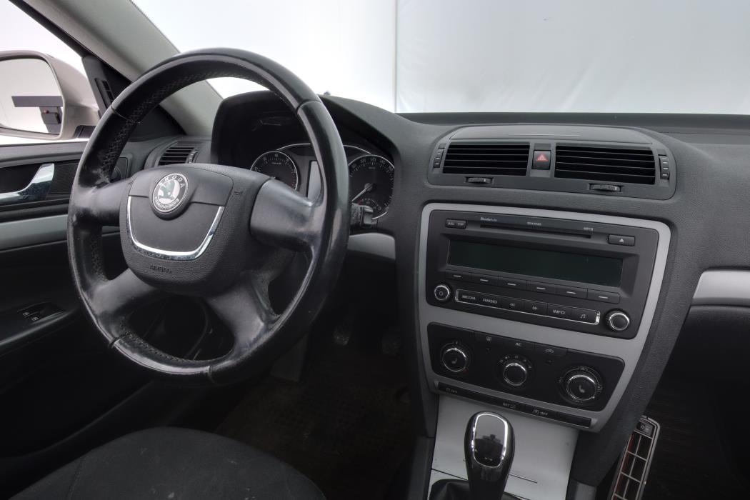 SKODA Octavia 2012