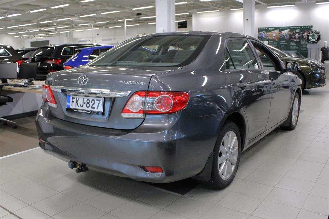 TOYOTA Corolla 2011