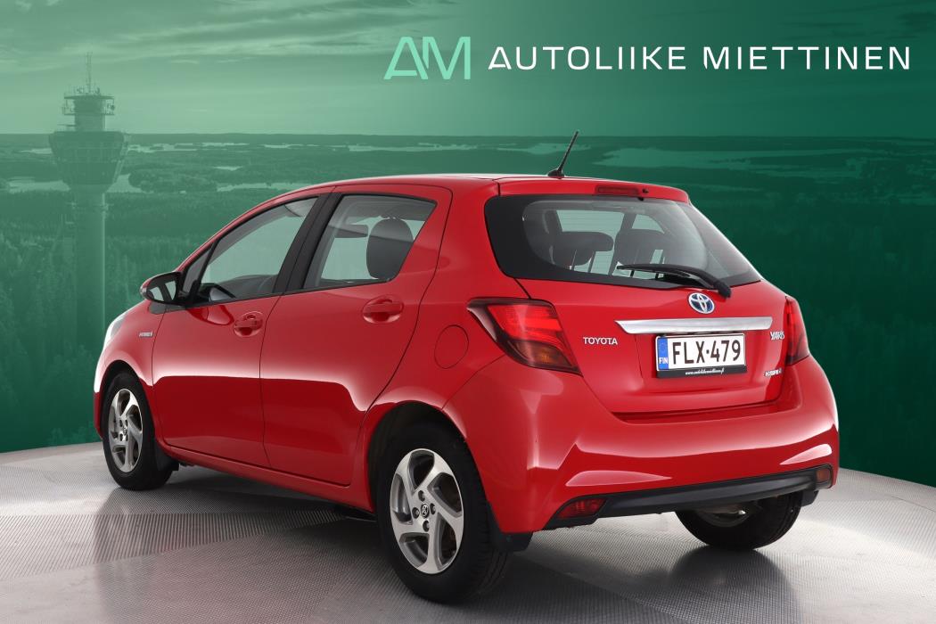 TOYOTA Yaris 2015