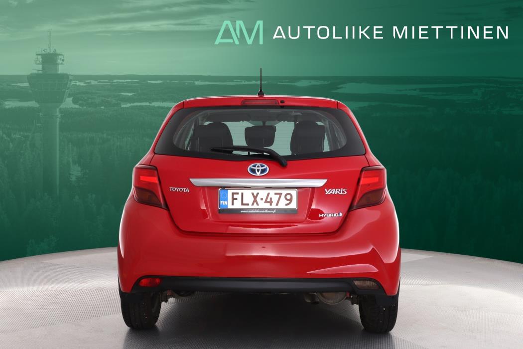 TOYOTA Yaris 2015