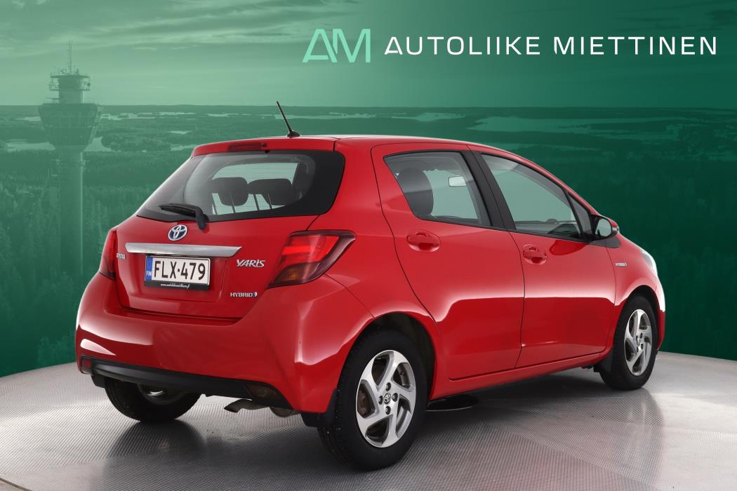 TOYOTA Yaris 2015