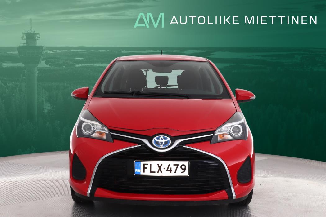 TOYOTA Yaris 2015