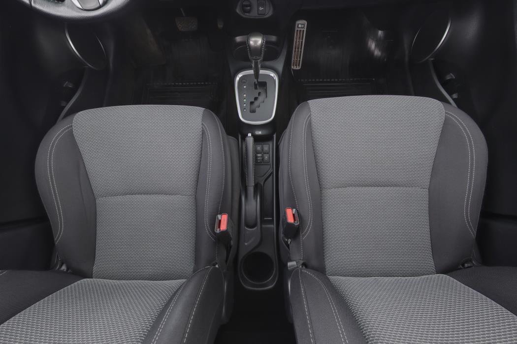 TOYOTA Yaris 2015