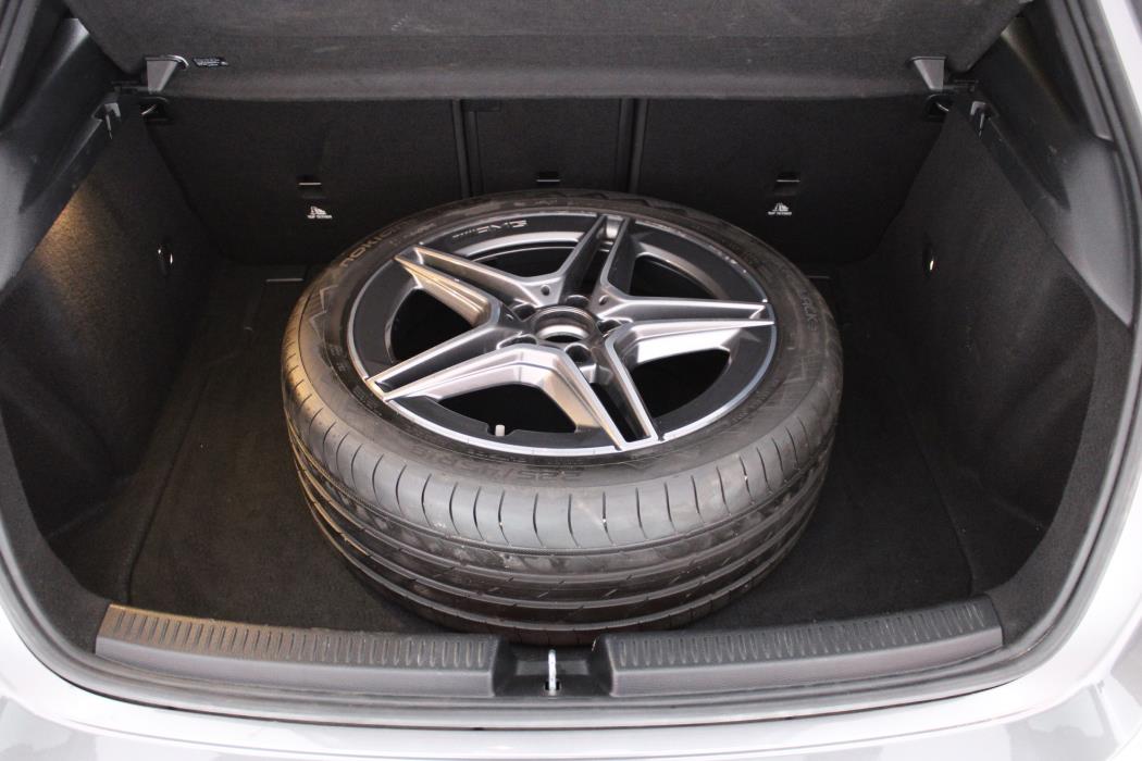 MERCEDES-BENZ A 2019