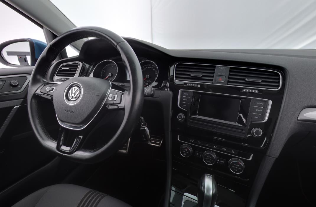 VOLKSWAGEN Golf 2016