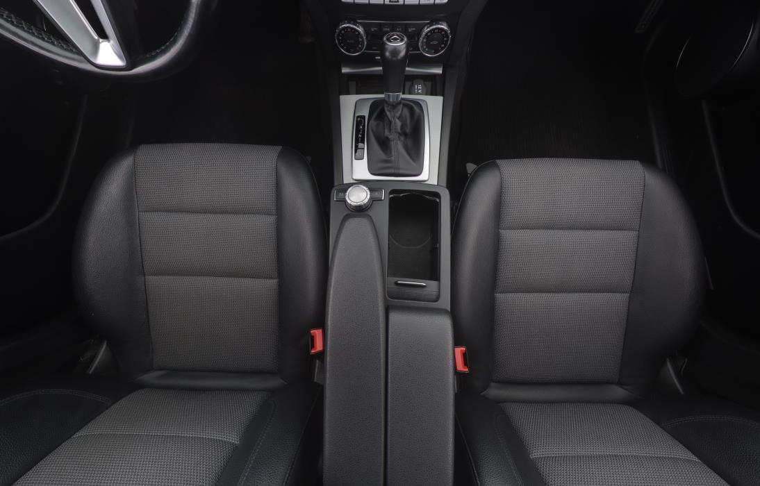 MERCEDES-BENZ C 2012