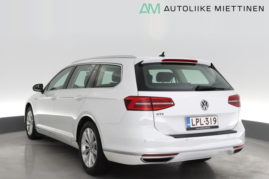 VOLKSWAGEN Passat 2018