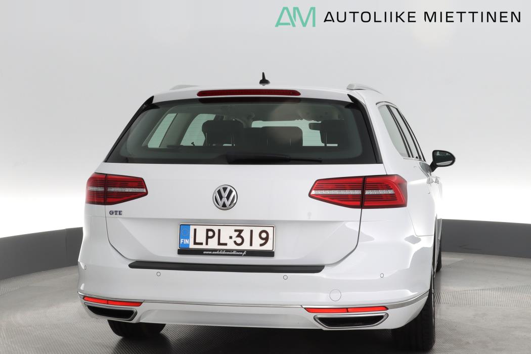 VOLKSWAGEN Passat 2018