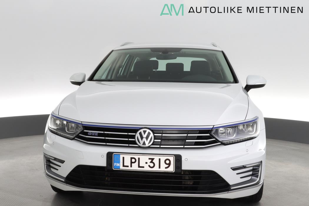 VOLKSWAGEN Passat 2018