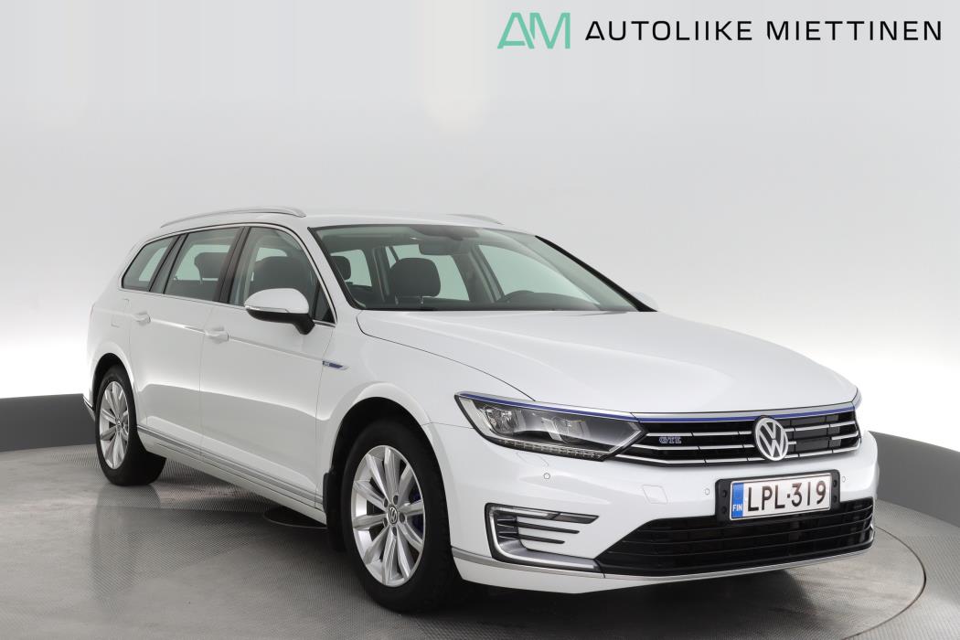 VOLKSWAGEN Passat 2018