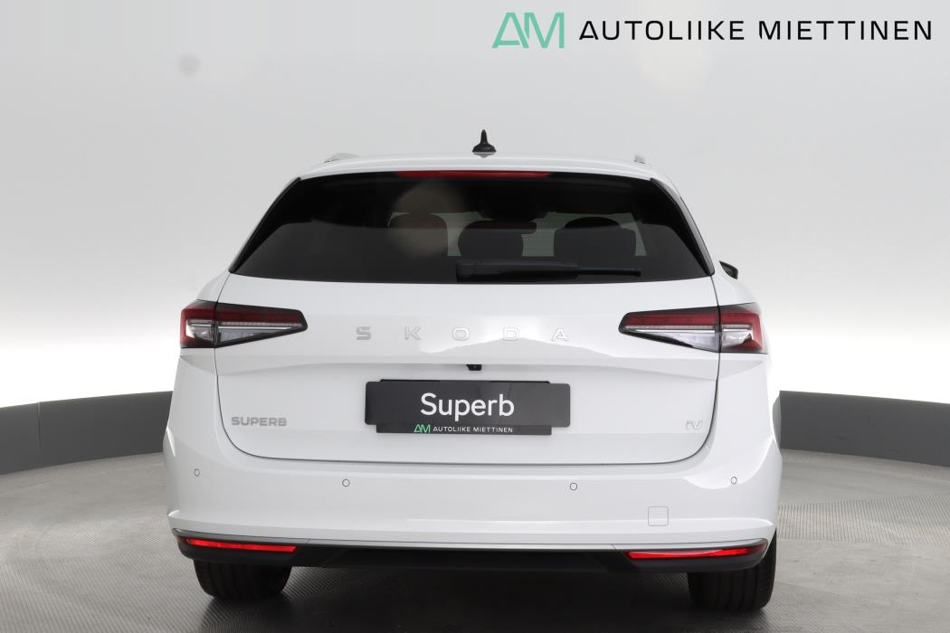SKODA Superb 2025