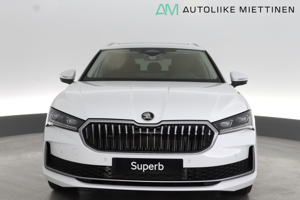 SKODA Superb 2025