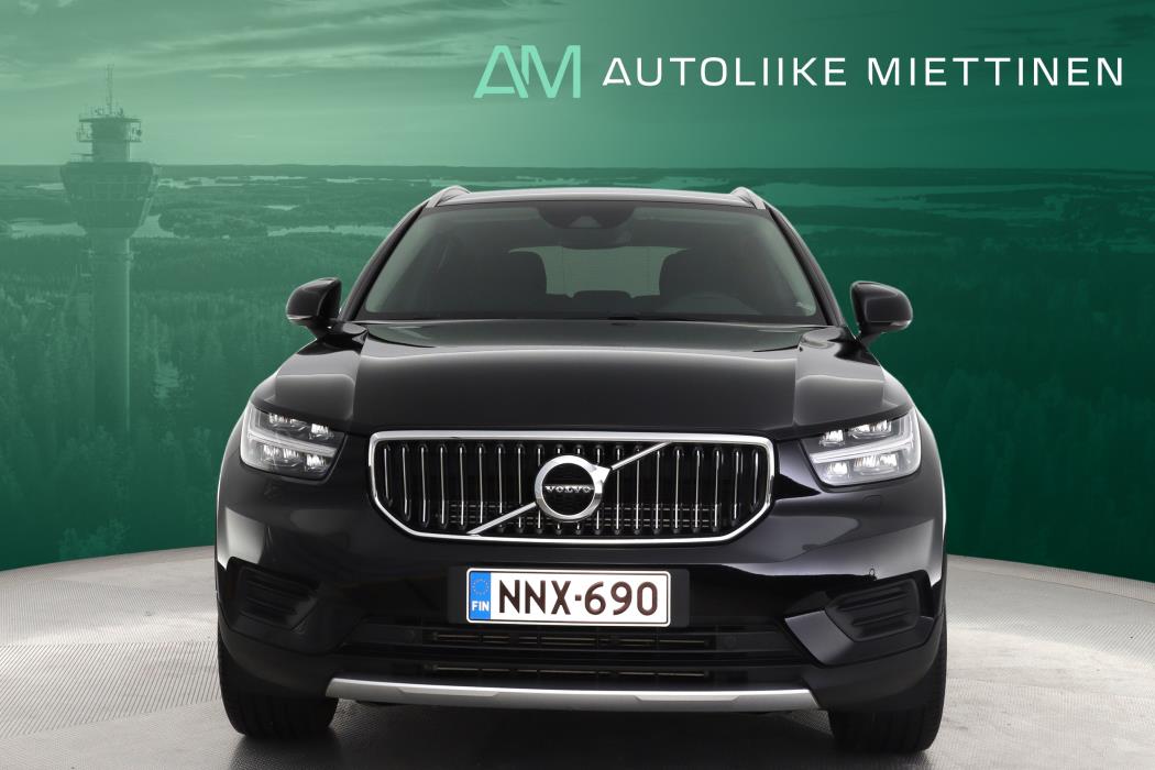 VOLVO XC40 2021