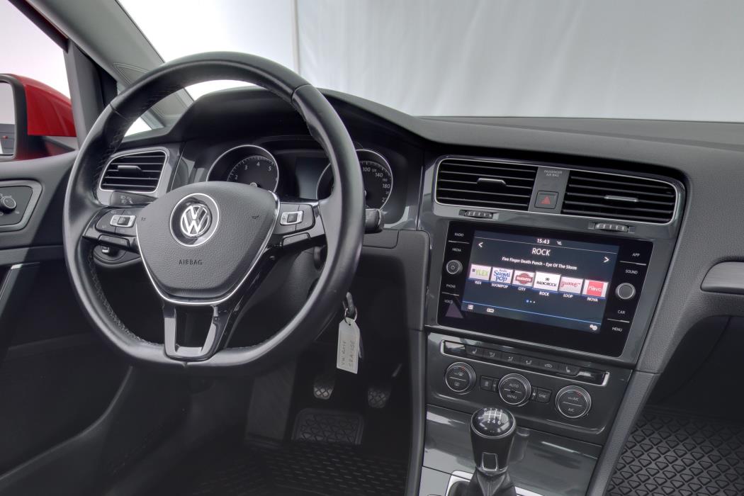 VOLKSWAGEN Golf 2020